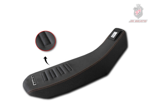 Funda de asiento antideslizante negra con humps vulcanizados y costura de color naranja para moto KTM 950 y 990 Adventure de Trail